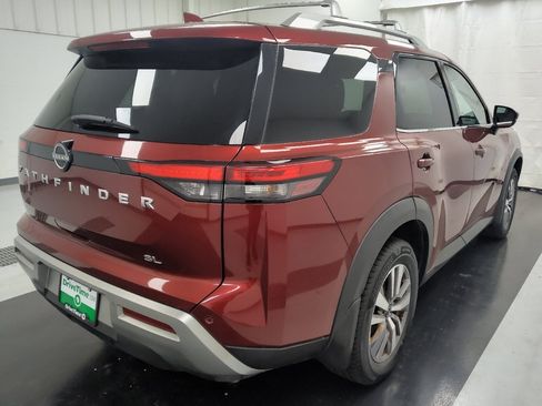 Used 2022 Nissan Pathfinder SL FWD image 9