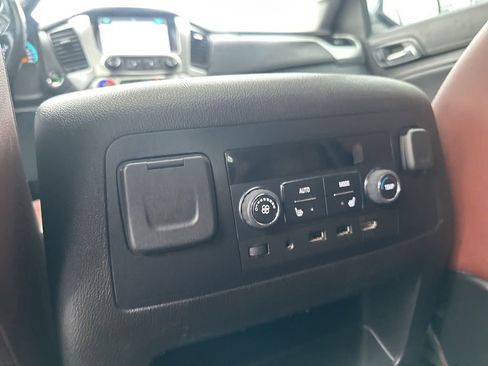 Used 2019 Chevrolet Tahoe Premier w/ Premier Plus Edition image 27