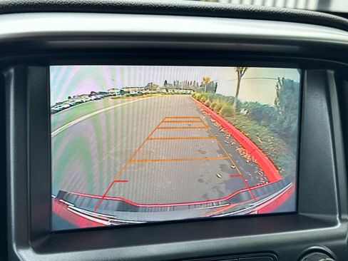 Used 2017 Chevrolet Colorado LT w/ LT Convenience Package image 18