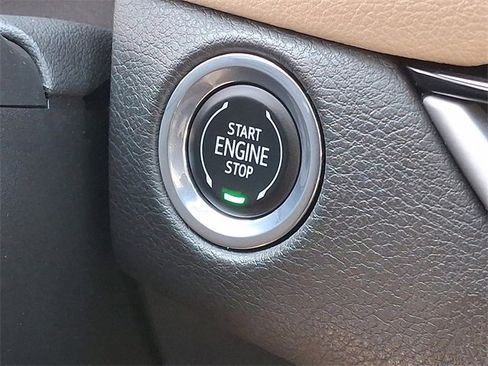 Used 2024 Cadillac XT4 Premium Luxury image 19