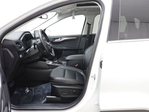 Used 2022 Ford Escape Titanium image 6