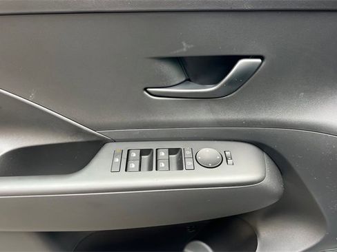 New 2026 Hyundai Kona SE image 11