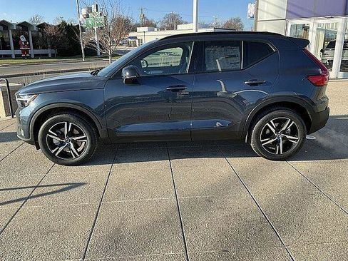 New 2026 Volvo XC40 B5 Core AWD/4WD image 11