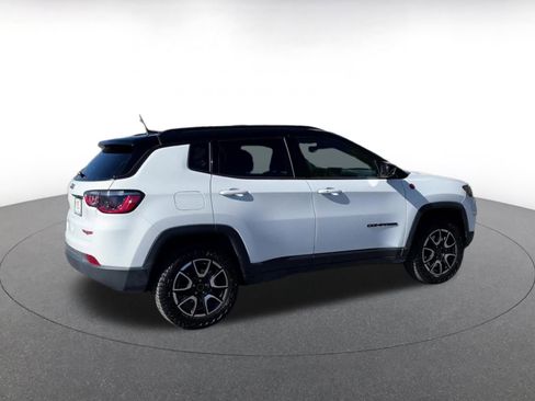 Used 2025 Jeep Compass Trailhawk image 15