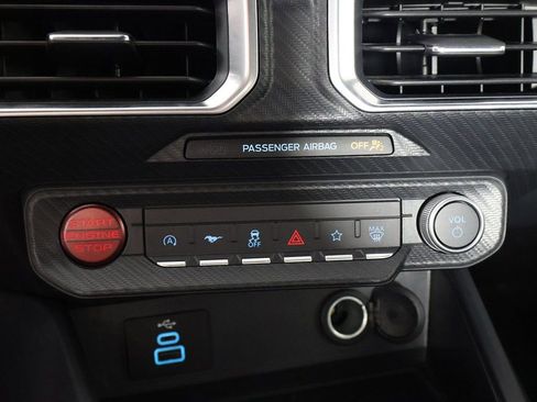 Used 2025 Ford Mustang Premium image 39