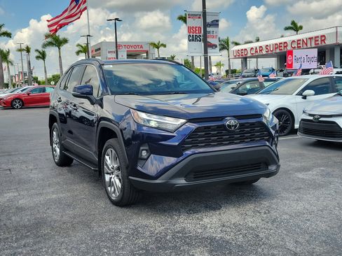 Used 2022 Toyota RAV4 XLE Premium FWD image 2