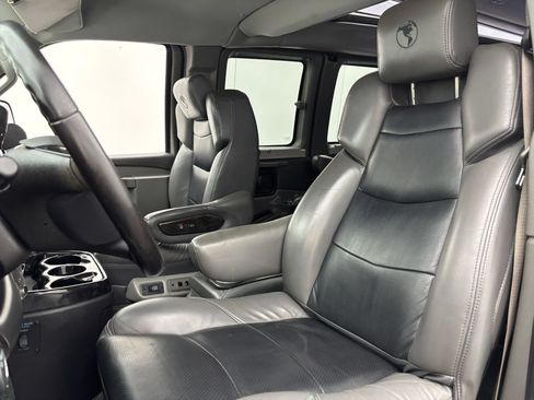 Used 2020 GMC Savana 2500 Extended w/ Enhanced Convenience Package RWD image 20
