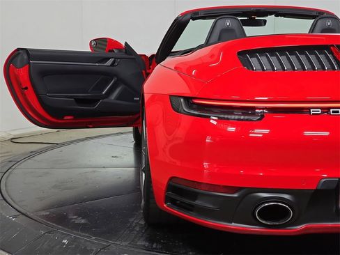 Certified 2020 Porsche 911 Carrera 4S image 31