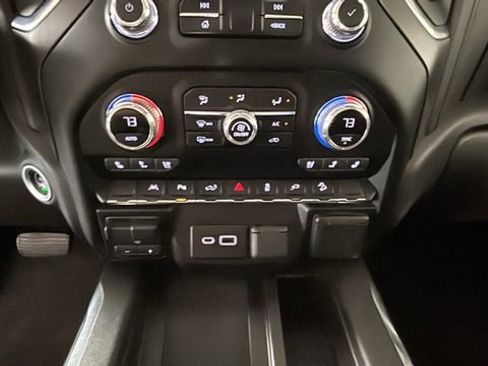 Used 2022 GMC Sierra 1500 AT4 w/ AT4 Premium Package AWD/4WD image 22