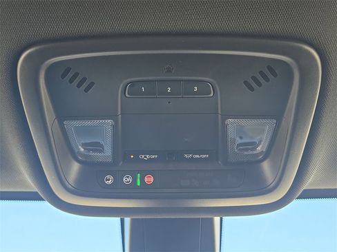 Certified 2023 Chevrolet Traverse LT image 36