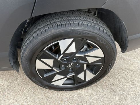 Used 2025 Hyundai Kona SEL image 30