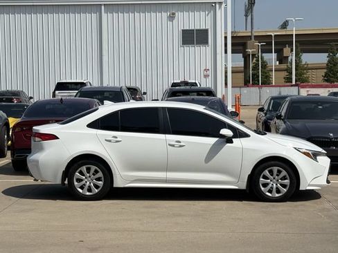Used 2026 Toyota Corolla LE FWD image 3