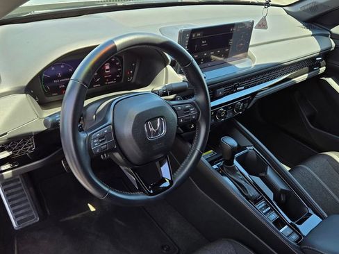 Used 2025 Honda Accord Sport image 9