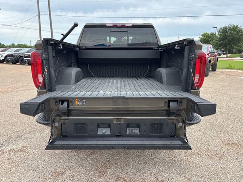 Used 2023 GMC Sierra 1500 AT4 w/ AT4 Premium Package AWD/4WD image 32