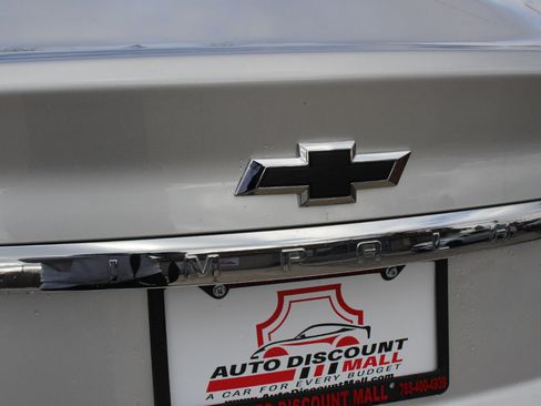 Used 2018 Chevrolet Impala LT image 41