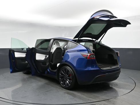 Used 2022 Tesla Model Y Performance AWD/4WD image 30