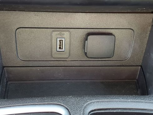 Used 2018 Ford Escape SE w/ SE Sync 3 Package image 32