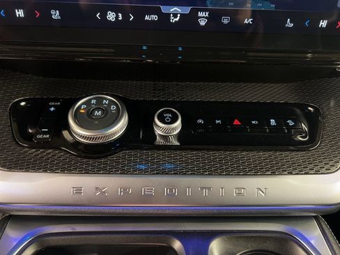 Certified 2025 Ford Expedition Max Platinum w/ Stealth Performance Package image 15