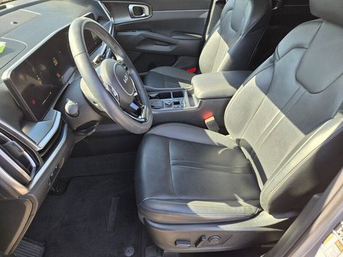 Certified 2024 Kia Sorento EX w/ Panoramic Sunroof Package FWD image 11
