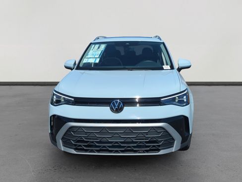 New 2026 Volkswagen Taos SE image 8