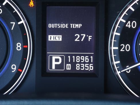 Used 2013 INFINITI G37 x w/ Premium Pkg image 20