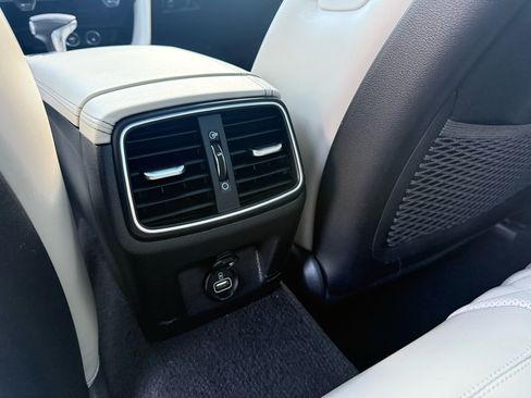 Used 2022 Genesis G70 3.3T image 43