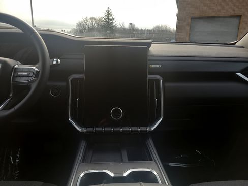 Used 2025 GMC Acadia Elevation w/ LPO, All-Weather Package image 20