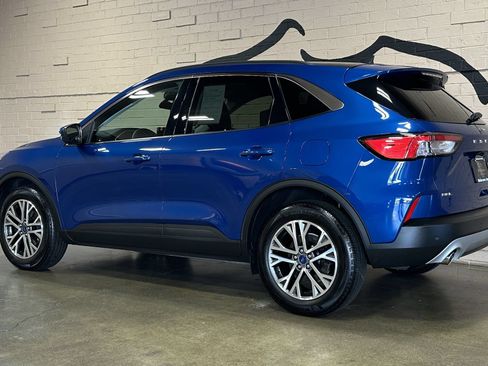 Used 2022 Ford Escape SEL w/ Equipment Group 302A AWD/4WD image 3