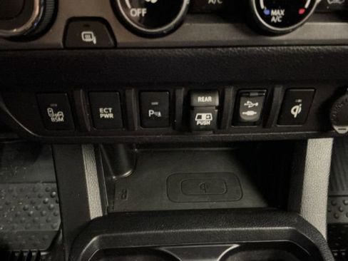 Used 2018 Toyota Tacoma TRD Off-Road image 49