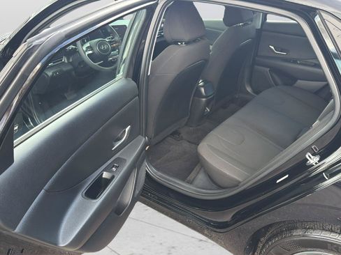 Certified 2024 Hyundai Elantra SEL FWD image 17