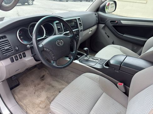 Used 2008 Toyota 4Runner SR5 AWD/4WD image 9
