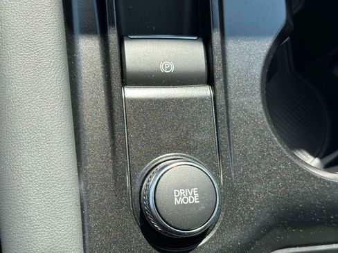 Used 2026 Ford Explorer Active AWD/4WD image 28
