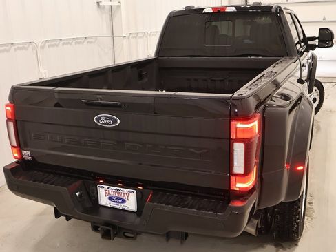 Certified 2022 Ford F450 Platinum w/ FX4 Off-Road Package image 47