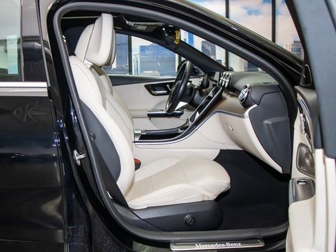 Certified 2022 Mercedes-Benz C 300 4MATIC Sedan image 22