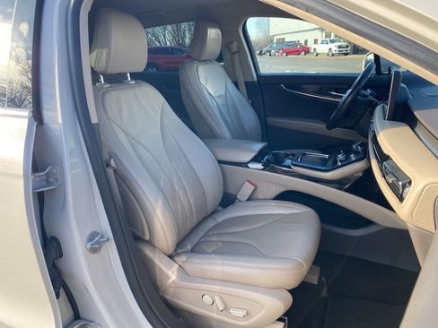 Used 2021 Lincoln Nautilus FWD w/ Equipment Group 101A image 20