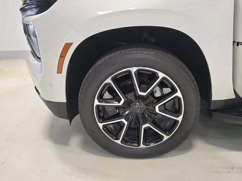 Used 2025 Chevrolet Tahoe RST w/ Comfort Package AWD/4WD image 8