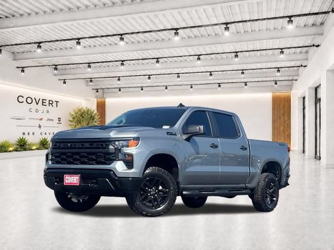 Used 2026 Chevrolet Silverado 1500 Custom Trail Boss w/ Dark Appearance Package AWD/4WD image 3
