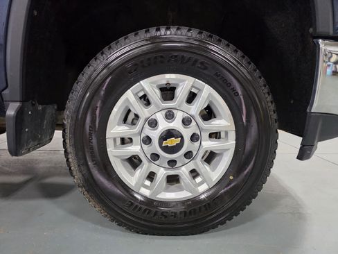 Used 2022 Chevrolet Silverado 2500 LT w/ Convenience Package AWD/4WD image 9