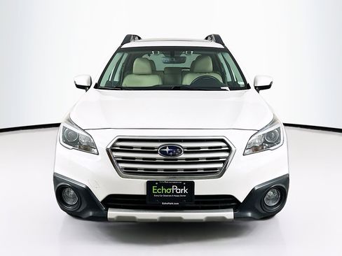 Used 2017 Subaru Outback 2.5i Limited image 2