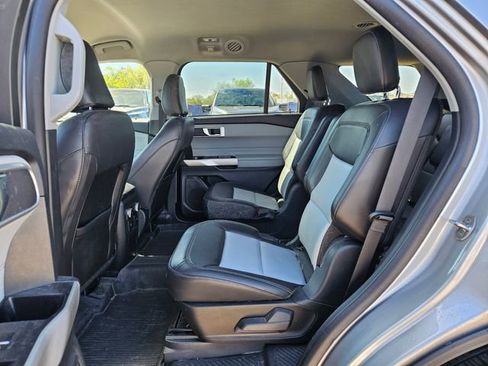 Used 2023 Ford Explorer XLT w/ Equipment Group 202A image 5