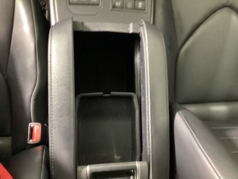 Used 2023 Toyota Highlander XLE AWD/4WD image 22
