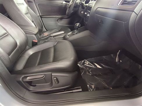 Used 2014 Volkswagen Jetta SE image 22