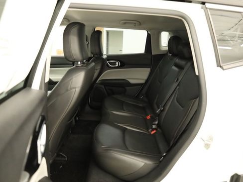 Used 2022 Jeep Compass Limited image 37