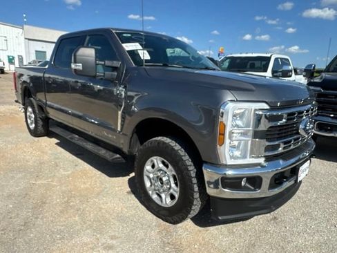 Used 2025 Ford F250 XLT w/ FX4 Off-Road Package AWD/4WD image 5