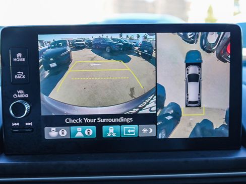 Used 2023 Honda Pilot Elite image 25