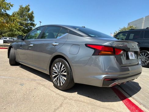 Used 2023 Nissan Altima 2.5 SV FWD image 8