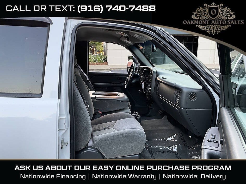 Used 2005 Chevrolet Silverado 3500 LS AWD/4WD image 14