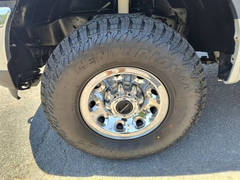Used 2004 Ford F250 XLT AWD/4WD image 9