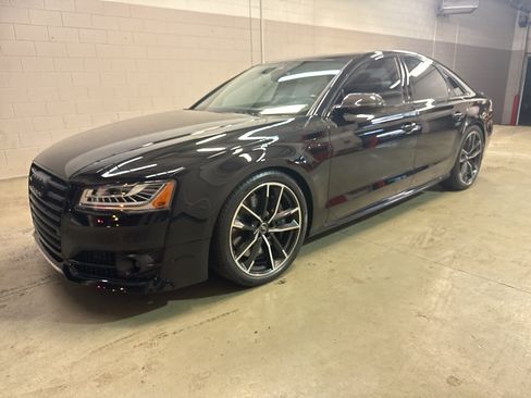 Used 2017 Audi S8 Plus AWD/4WD image 3
