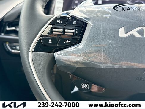 New 2026 Kia Niro Wind image 35